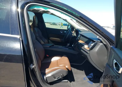 2019 Volvo Xc60 T5 Inscription from USA, damaged, VIN LYV102DL9KB326678